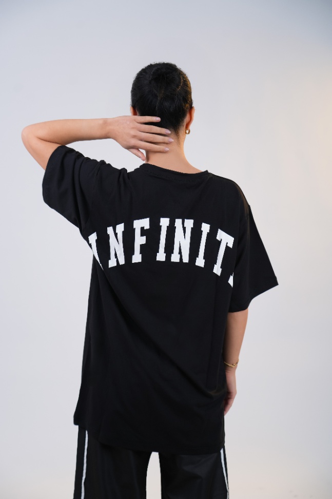 Oversized INFINITE Tee - Black